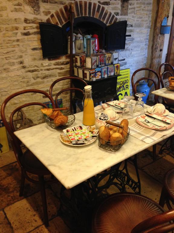 Logis Hotel La Grange Du Relais كولومبيه-ليه-دو-إغليز المظهر الخارجي الصورة
