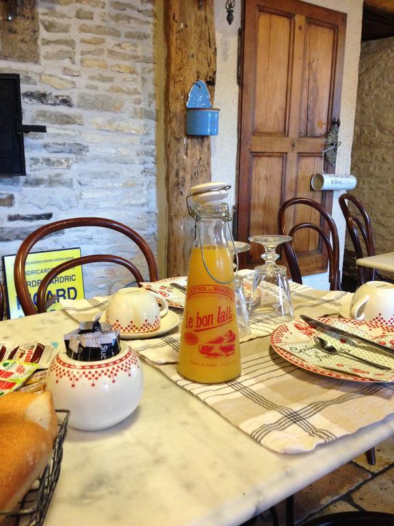 Logis Hotel La Grange Du Relais كولومبيه-ليه-دو-إغليز المظهر الخارجي الصورة