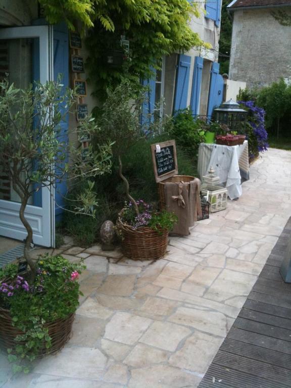 Logis Hotel La Grange Du Relais كولومبيه-ليه-دو-إغليز المظهر الخارجي الصورة