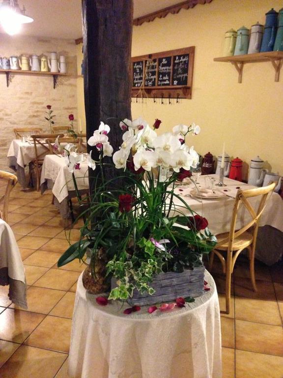Logis Hotel La Grange Du Relais كولومبيه-ليه-دو-إغليز المظهر الخارجي الصورة