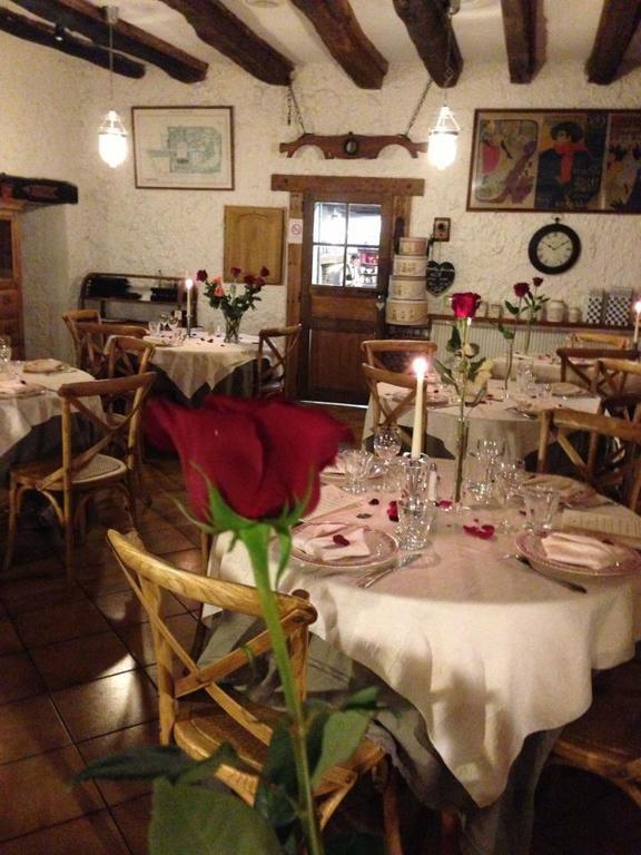 Logis Hotel La Grange Du Relais كولومبيه-ليه-دو-إغليز المظهر الخارجي الصورة
