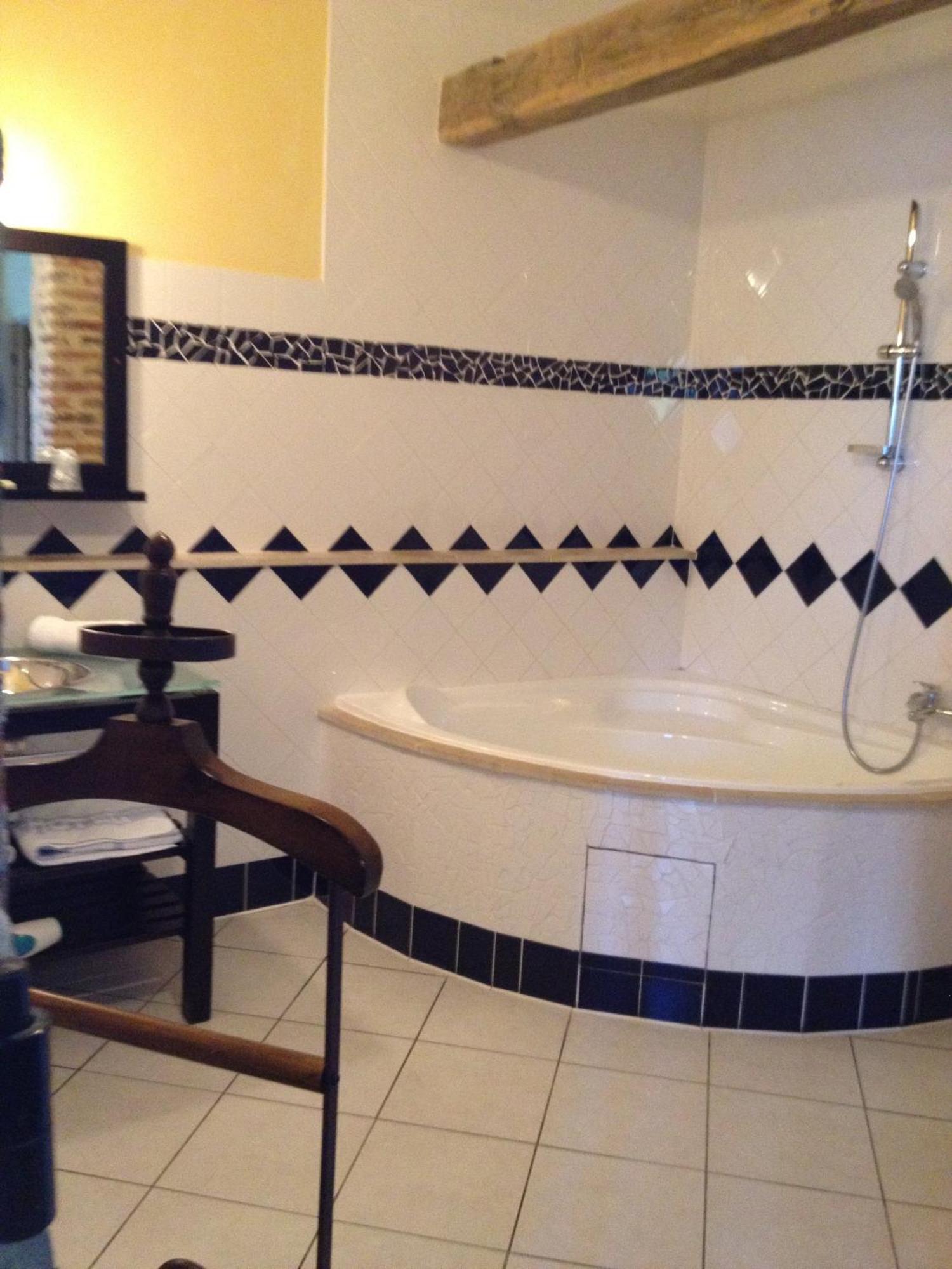 Logis Hotel La Grange Du Relais كولومبيه-ليه-دو-إغليز المظهر الخارجي الصورة