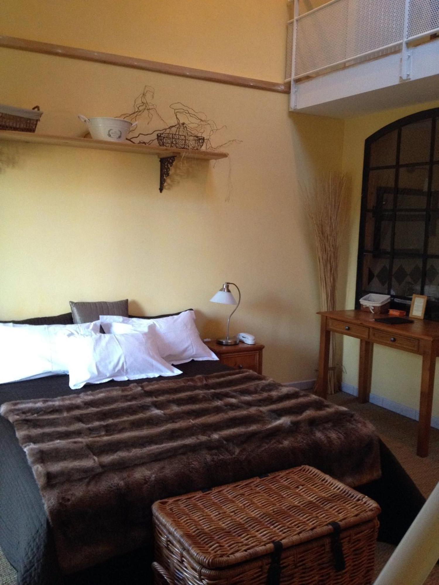 Logis Hotel La Grange Du Relais كولومبيه-ليه-دو-إغليز المظهر الخارجي الصورة