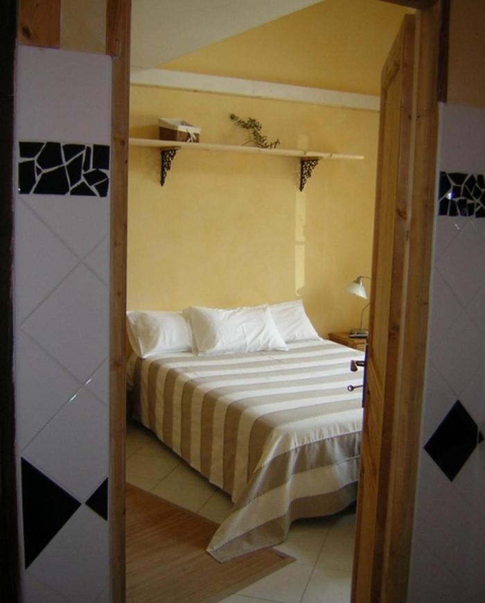Logis Hotel La Grange Du Relais كولومبيه-ليه-دو-إغليز المظهر الخارجي الصورة