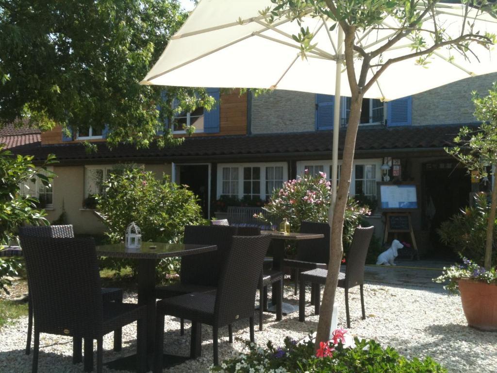 Logis Hotel La Grange Du Relais كولومبيه-ليه-دو-إغليز المظهر الخارجي الصورة